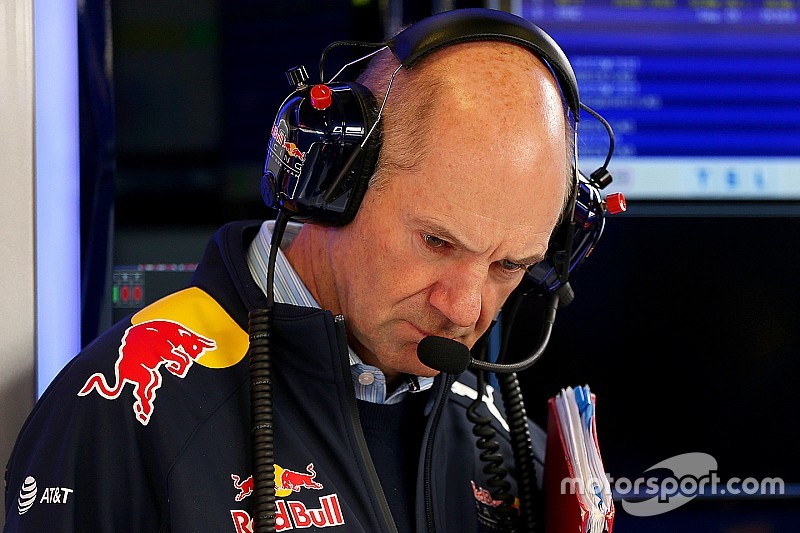 Ньюи будет поровну делить время между Red Bull и Aston Martin