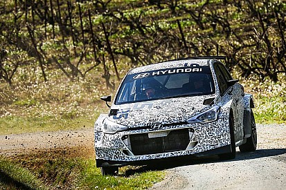 Kevin Abbring porta al debutto su asfalto la Hyundai i20 R5 N.G.
