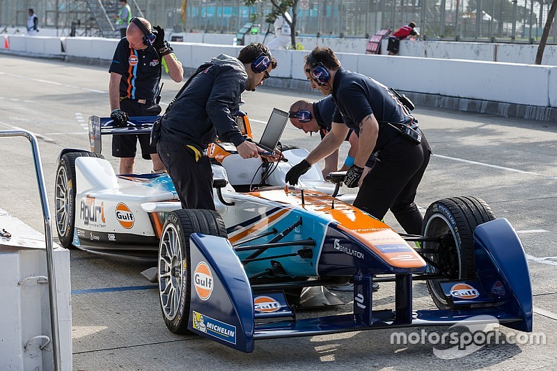 Da Costa despojado de la pole de Long Beach