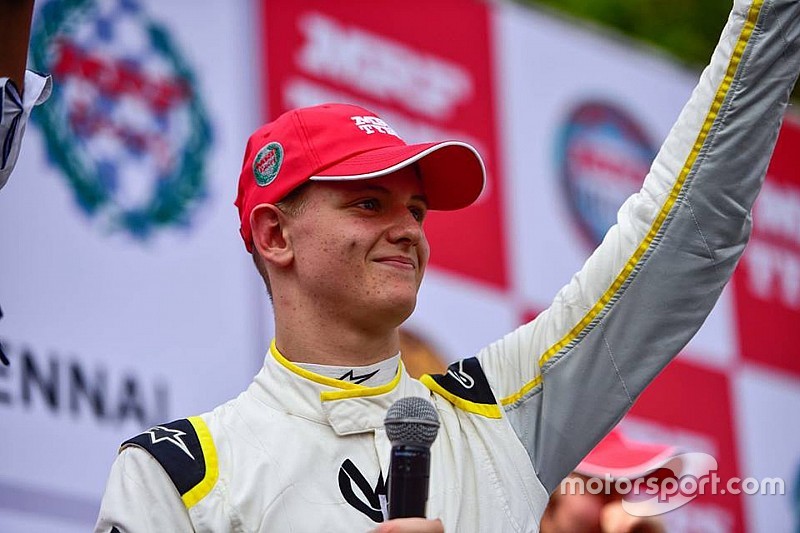 Mick Schumacher rijdt dubbel programma in Formule 4