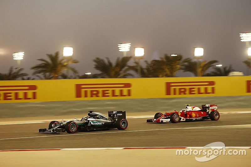 Wolff voelt de hete adem van Ferrari: