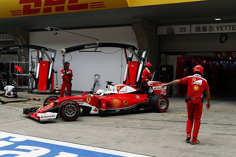 Vettel cree que la estrategia de Ferrari dará resultado