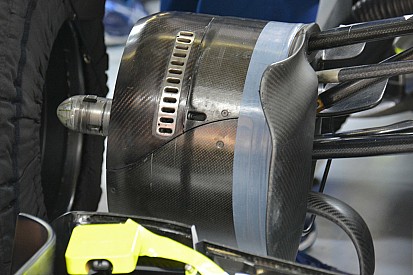 Modificaciones en las tomas de freno delantera del Williams FW38