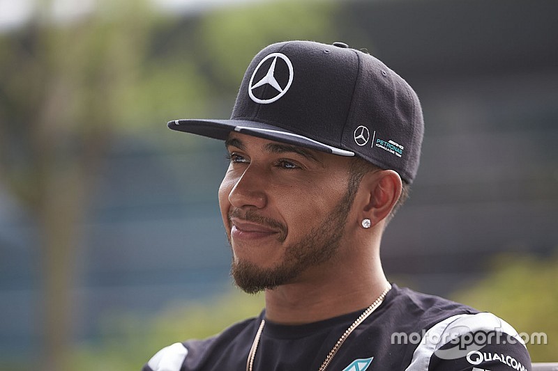 Lewis Hamilton: In der Formel 1 geht es nur um „Geld und Macht“