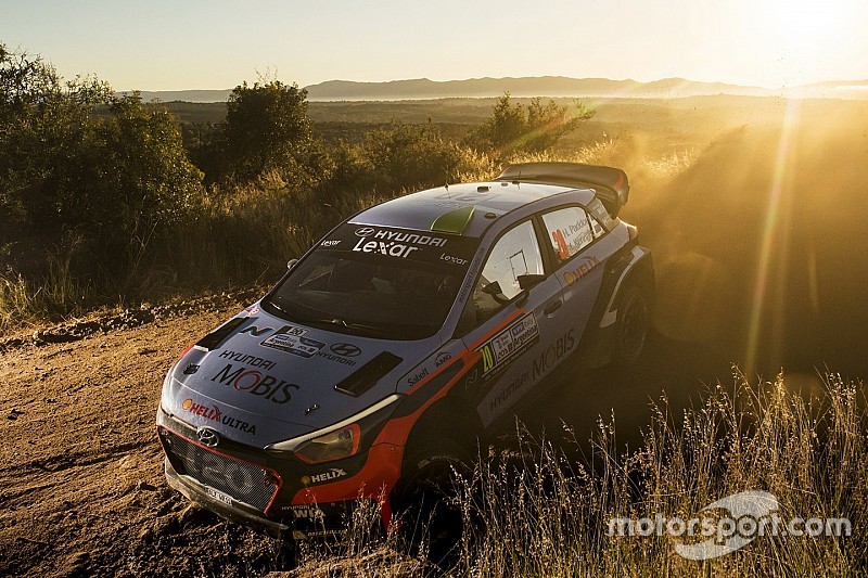 La ventaja de Paddon se reduce a 2.6s antes del último tramo; Sordo, 4º
