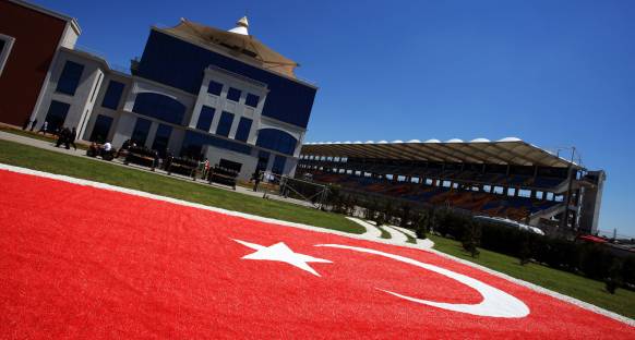 Türkiye'de bir yayın grubu FOM'dan yayın haklarını satın aldı