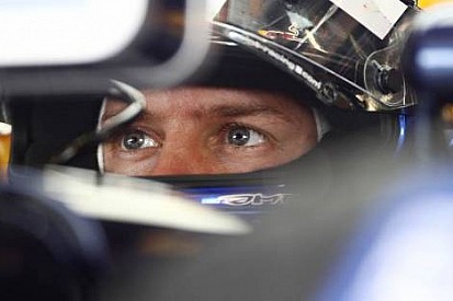 Vettel pole'ü aldı, güveni geri geldi