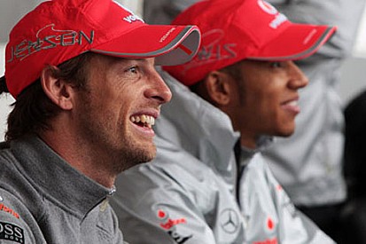 McLaren: 'Red Bull'u yenmek için anahtar ilk turlar'