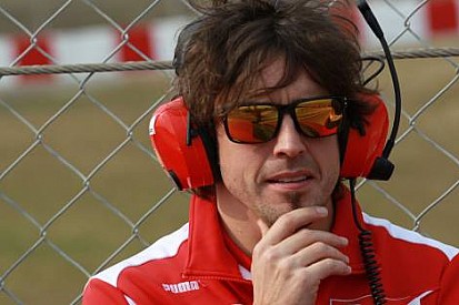 Alonso yeni Ferrari'yle ilk sürüşünü Valencia'da yapacak