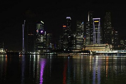 Marina Bay'a bulutlu, kasvetli bir hava hakim