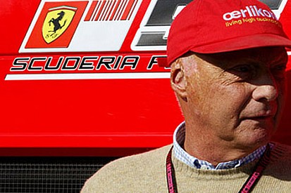 Lauda Ferrari açıklamasını yalanladı