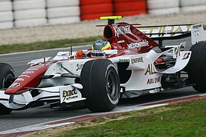 Force India yeni parçalar deneyecek