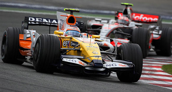 Piquet'nin yüzü gülüyor