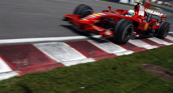 Ferrari jant kapakları olmadan yarıştı