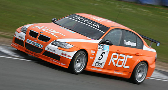 Turkington, Croft'taki olaylı yarışı kazandı