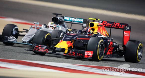 Sainz: Red Bull virajlarda Mercedes kadar hızlı