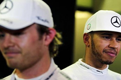 Rosberg Hamilton'dan özür diledi