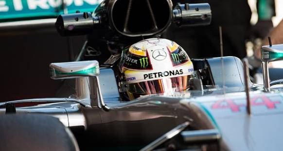 Hamilton: Telsiz konuşmalarındaki yasakların artışı F1'i zorlaştırır
