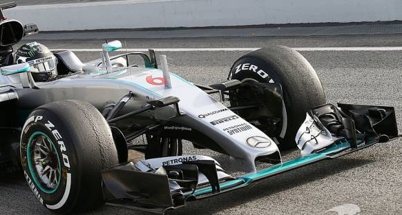 Mercedes yeni burunu üçüngü gün piste sürecek