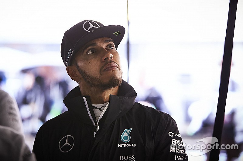 Hamilton no se toma a la ligera la distancia con Rosberg
