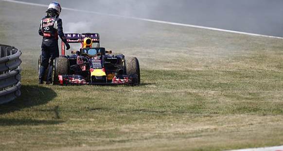 Ricciardo, ikinci kez motor cezası almaya çok yakın