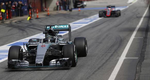 Rosberg Avusturya'da saldırı modunda