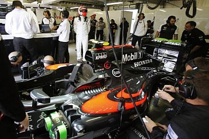 Button, Kanada'nın McLaren'i zayıf noktalarından vuracağını söyledi