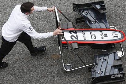 FIA ön kanat esneme testlerini sıkılaştırıyor