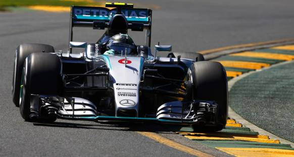 Cuma gününün en hızlısı Nico Rosberg