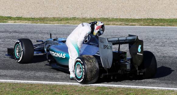 Hamilton spin yüzünden suçlamaları kabul ediyor