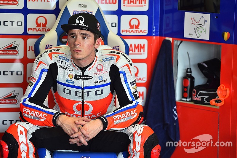 Scott Redding bereit, auf Werks-Maschine zu warten