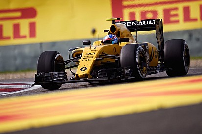 Renault Barselona'da B-spec motoru test edecek