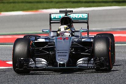 В Mercedes удивлены отставанием Ferrari и скоростью Red Bull