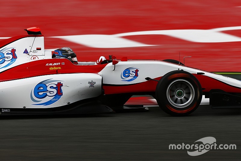 GP3 Barcelona: Albon wint, Nyck de Vries in top-5