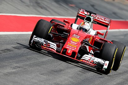 Barcelona F1-test: Snelste tijd voor Vettel op eerste dag