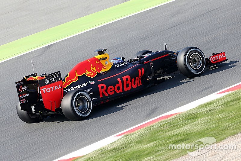 Verstappen rijdt snelste tijd tijdens Formule 1-test in Barcelona