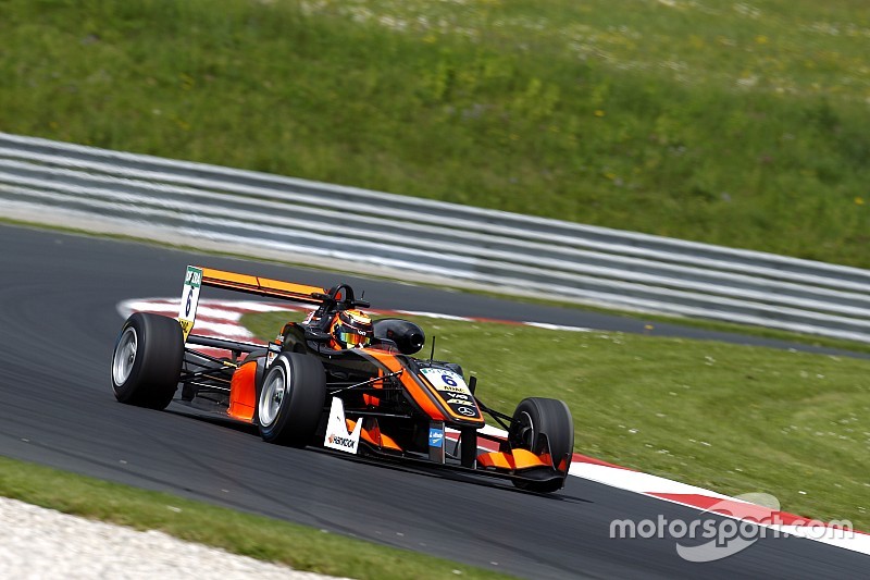 Penalizzati Eriksson e Günther, la pole position di Gara 1 va a Callum Ilott