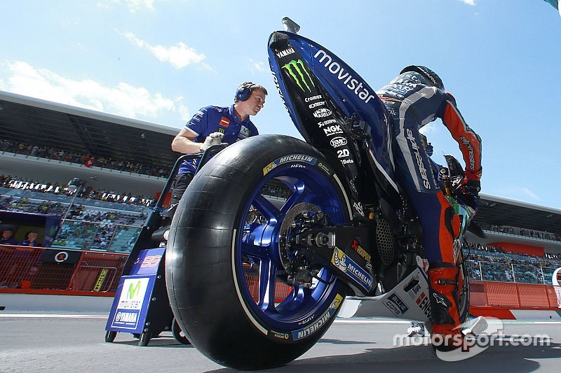 Lorenzo dovrà montare un motore nuovo per la gara del Mugello