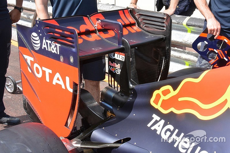 Breve análisis técnico: platinas laterales del ala posterior del Red Bull
