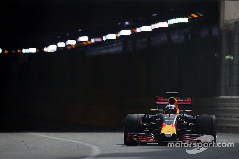 Риккардо оценил прогресс Renault в