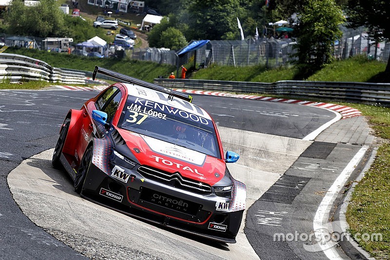 Pole voor Lopez in ronderecord, Tom Coronel ijzersterk