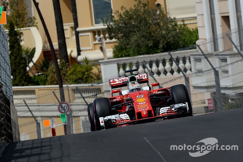 Vettel snelste in laatste training Monaco, Verstappen schampt vangrail