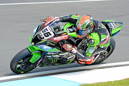 Sykes domina en Donington para su quinta pole de 2016
