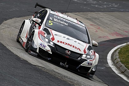 Honda doorstaat technische controle op de Nürburgring