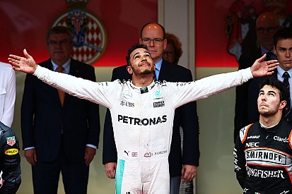 Hamilton, sorprendido por el rendimiento de los neumáticos ultra blandos