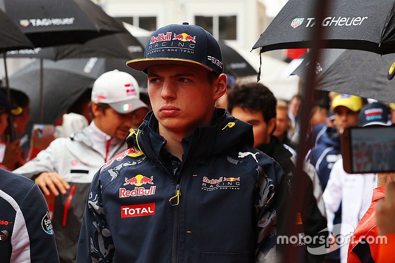 Verstappen baalt van crash na inhaalrace: