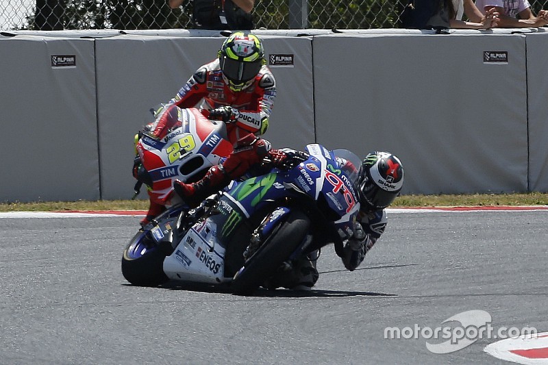 Pernat sul crash Iannone-Lorenzo: