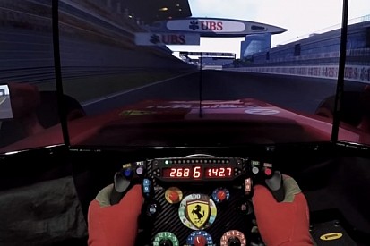 Kínai F1-es pályabejáró a virtuális szimulátoros világban a Ferrarival