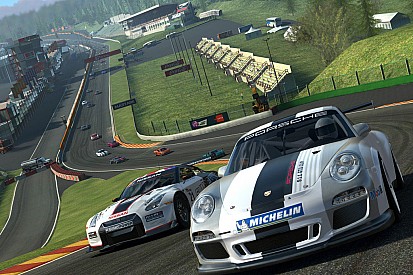 Real Racing 3: Legyőz egy csaj? Ne égesd magad!