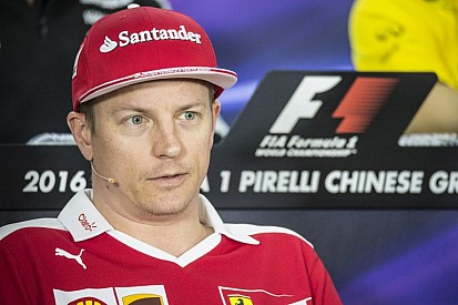 Raikkönen megint elvitte a show-t a dobogós ceremónián: nagy fazon a finn